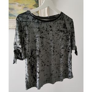 VELVET top t-shirt with knot detail on sleeves